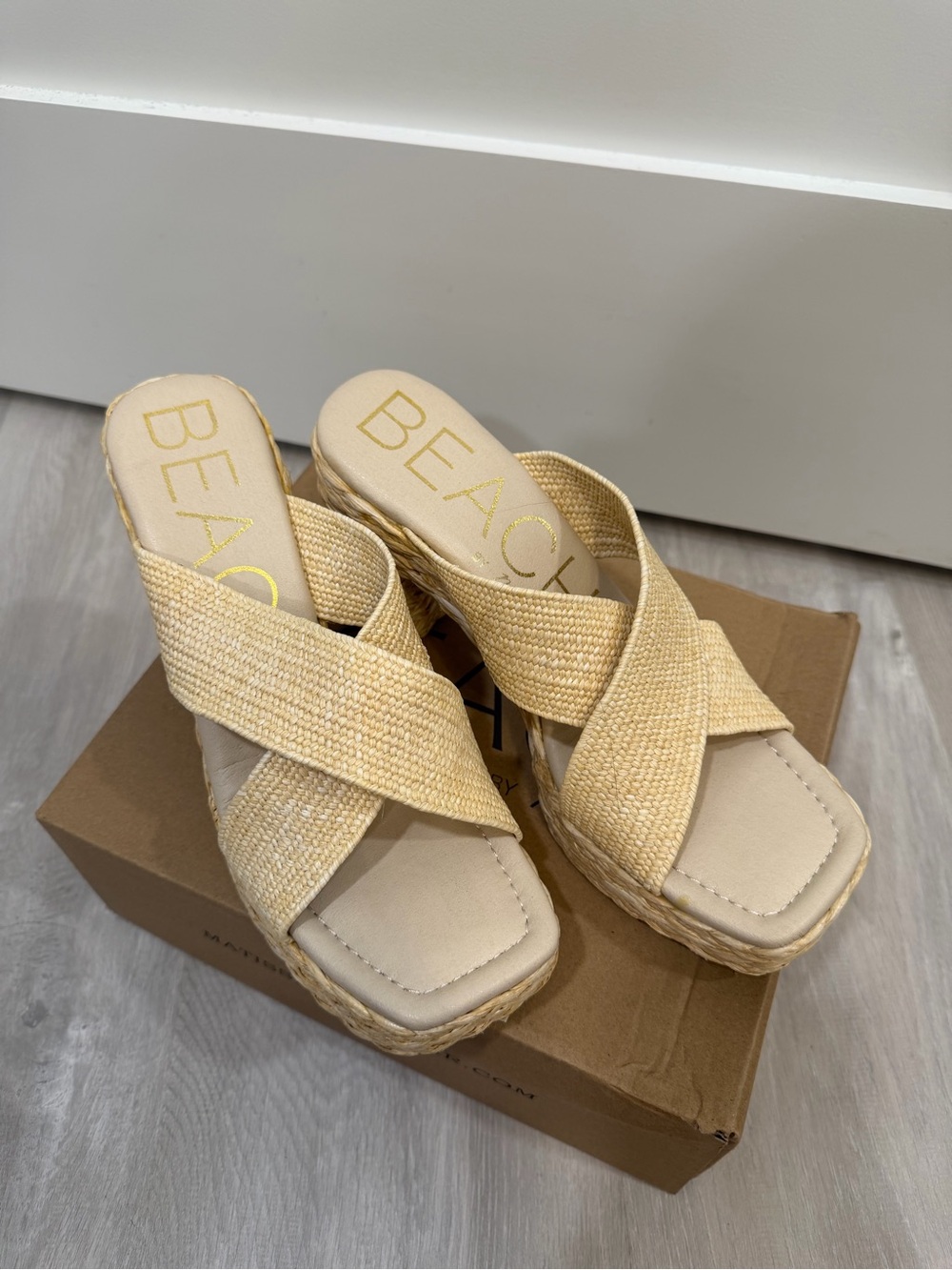 Beachluxe Cream Woven Crossband Platform Sandals